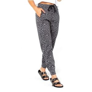 NWT Celebrity Pink Hi rise Curvy Woman's Jogger